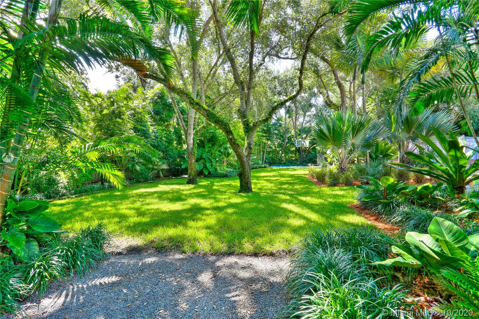 SNAPPER CREEK OAKS - Residential