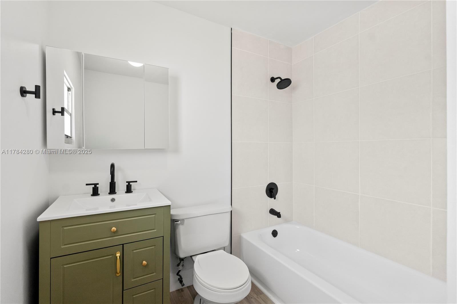 BISCAYNE AVE TRACT - Residential Lease
