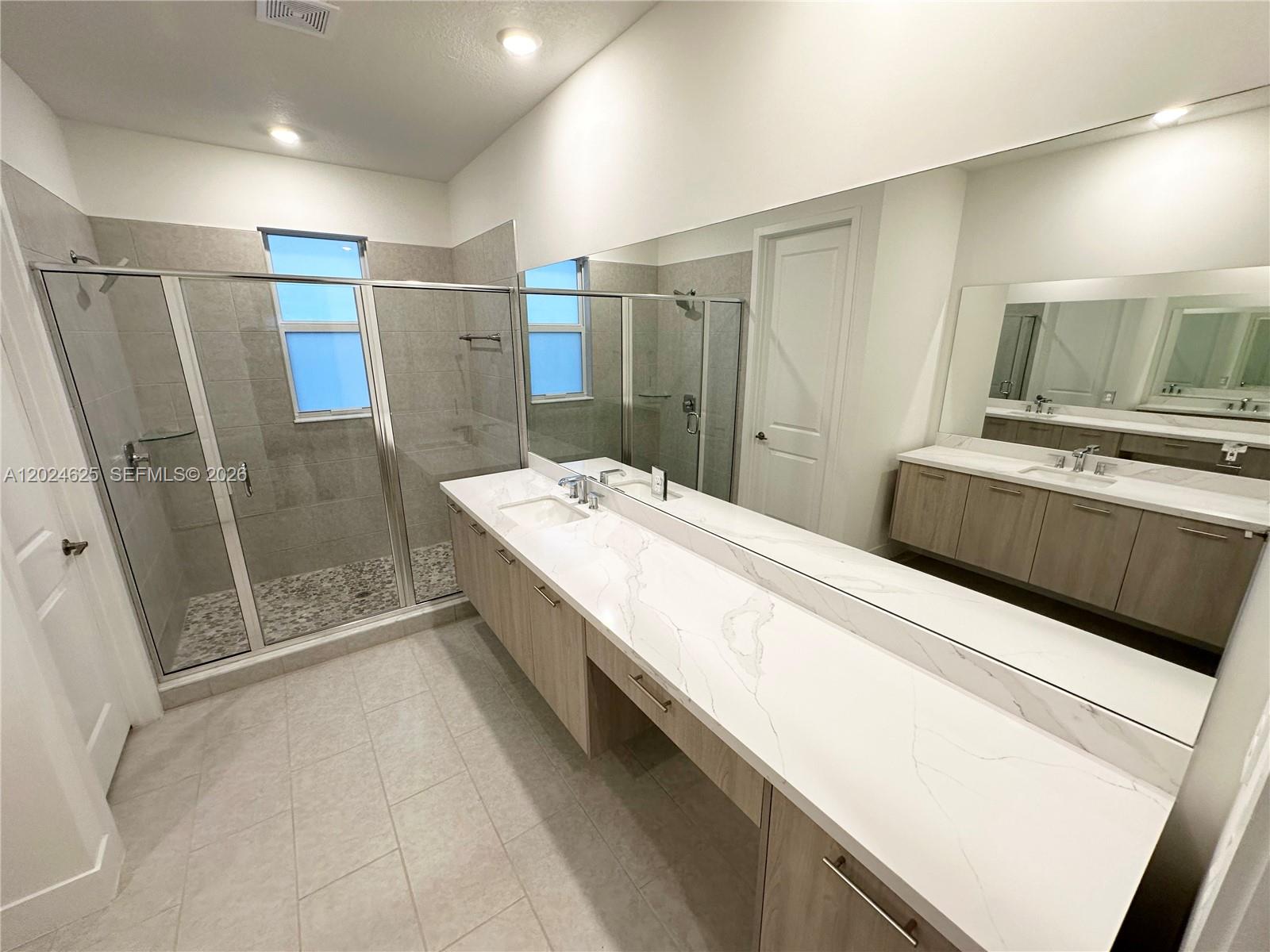 RESERVE AT DAVIE - Residential Lease
