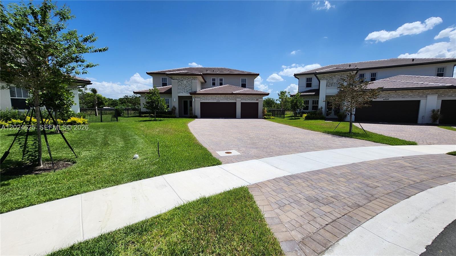 RESERVE AT DAVIE - Residential Lease