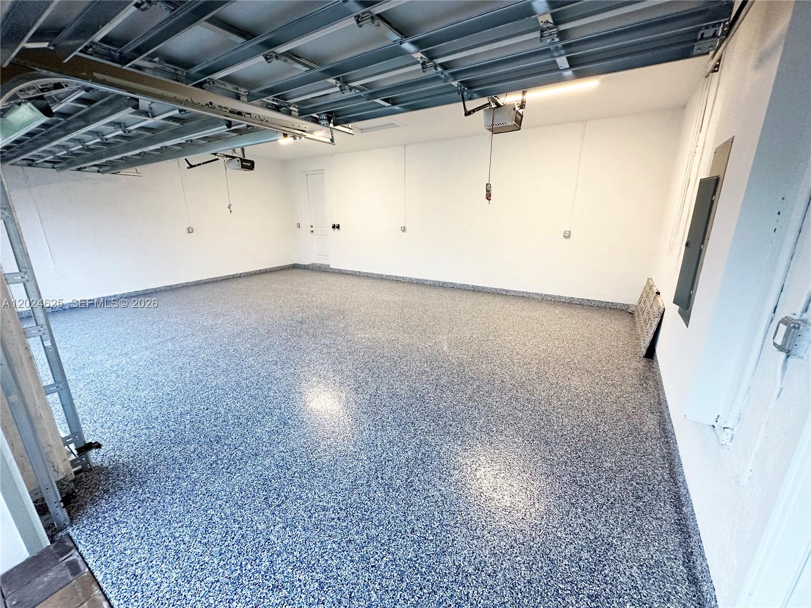RESERVE AT DAVIE - Residential Lease
