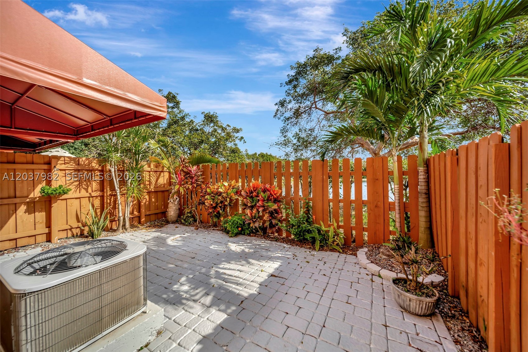 CARIBE LAKES PHASE II - Residential Lease