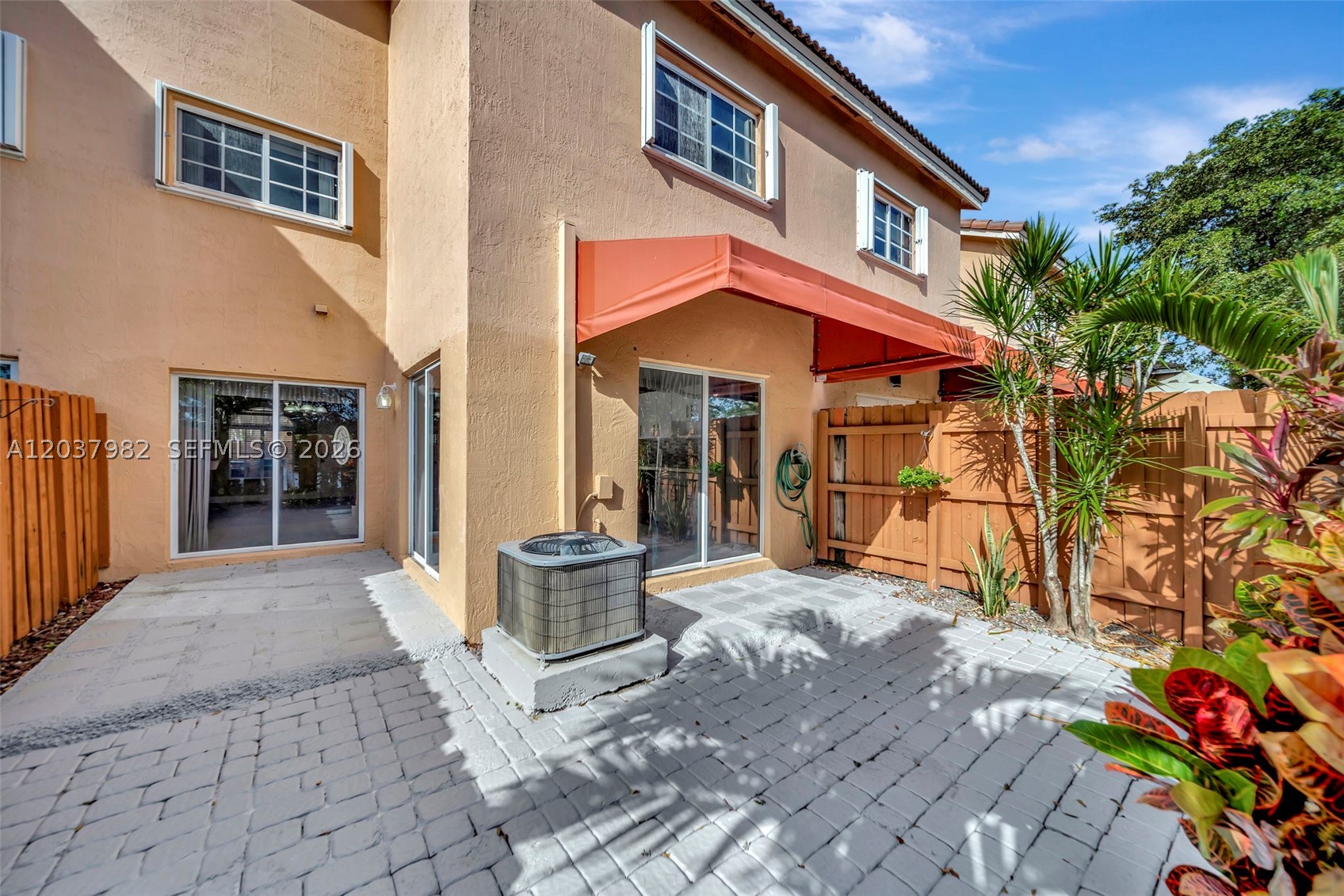CARIBE LAKES PHASE II - Residential Lease