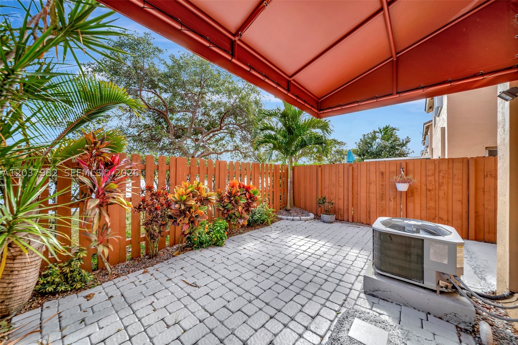 CARIBE LAKES PHASE II - Residential Lease