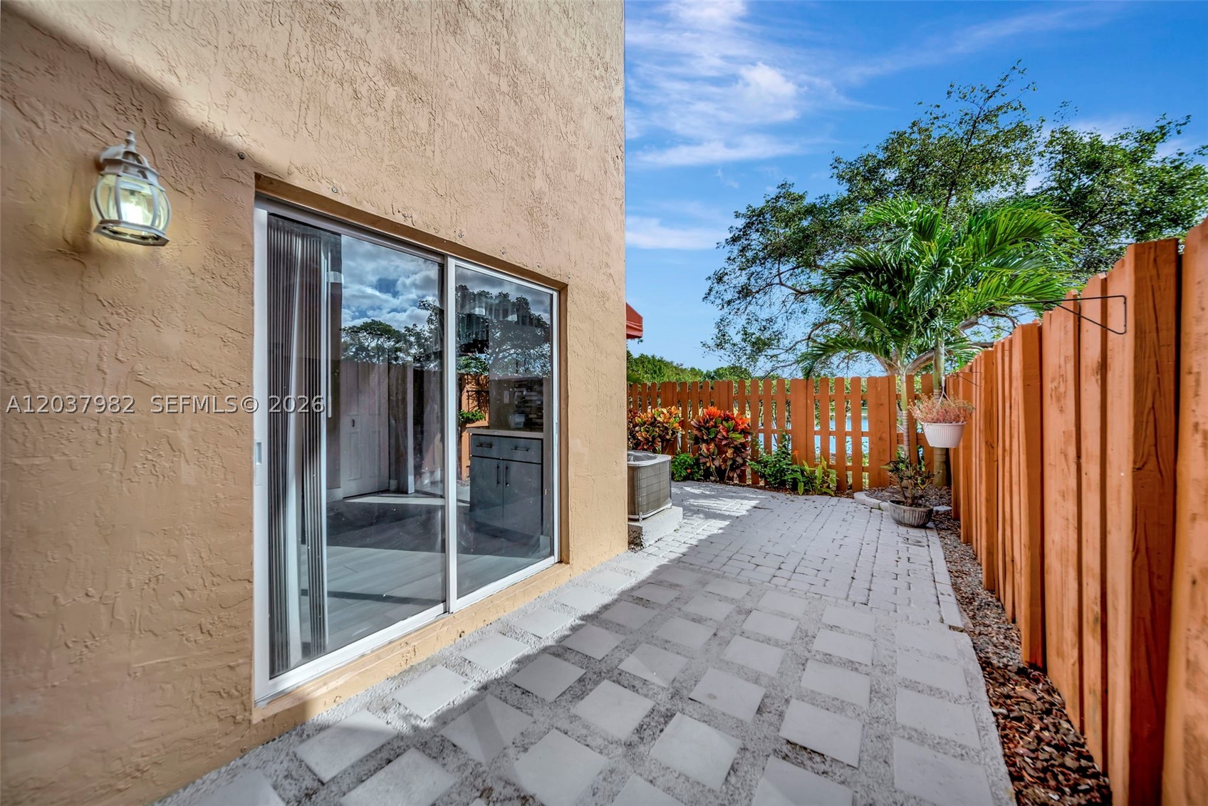 CARIBE LAKES PHASE II - Residential Lease