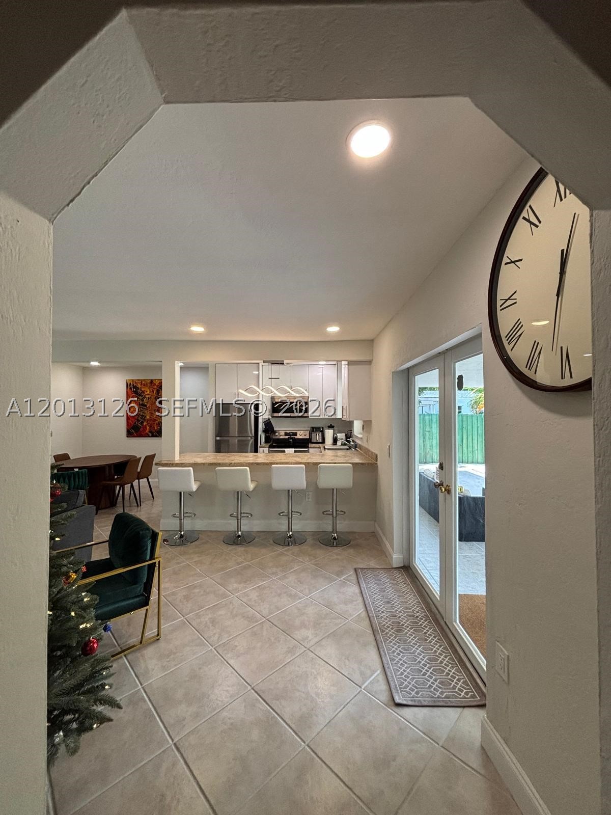 HOLLYWOOD VIEW - Residential