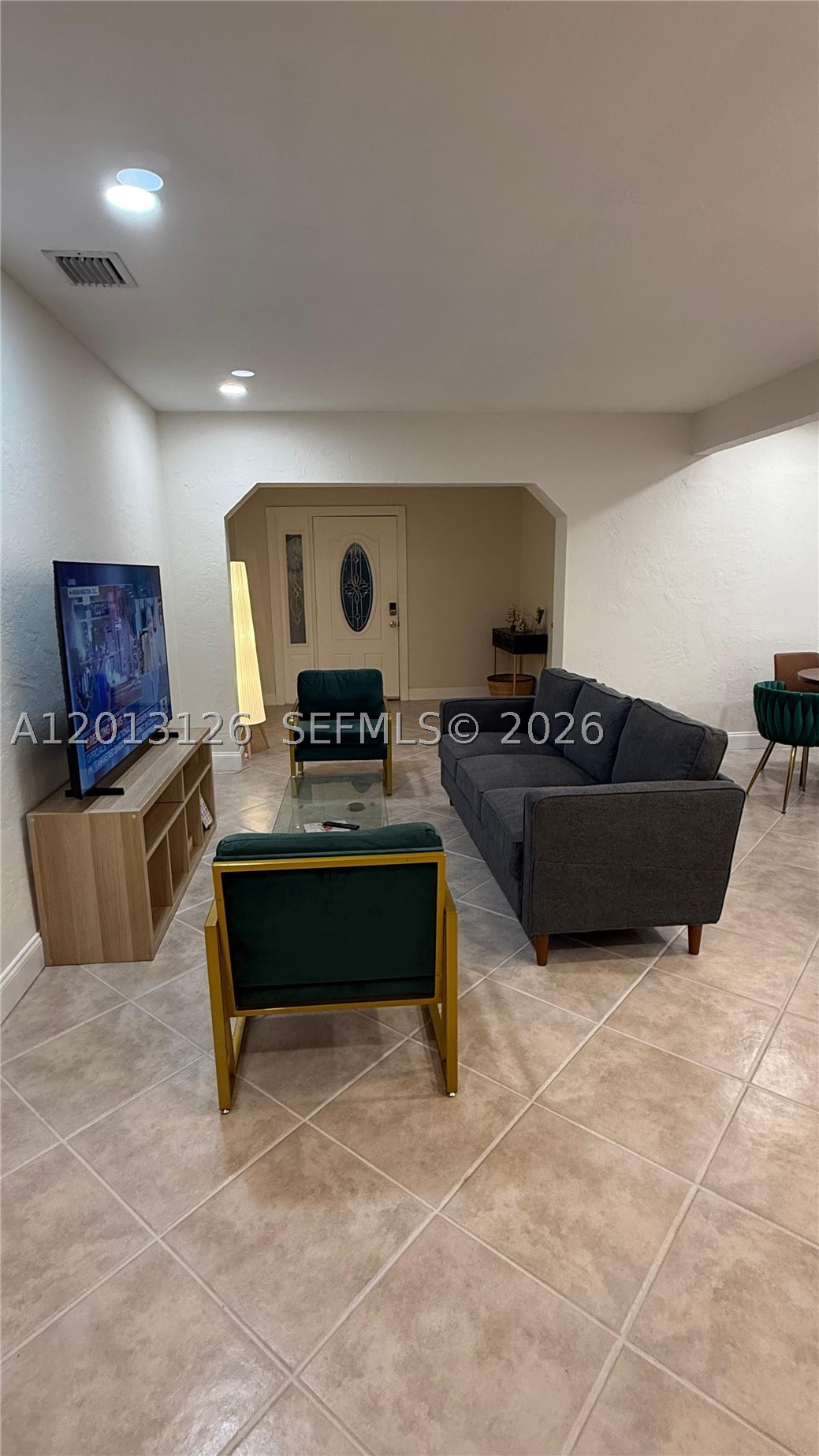 HOLLYWOOD VIEW - Residential