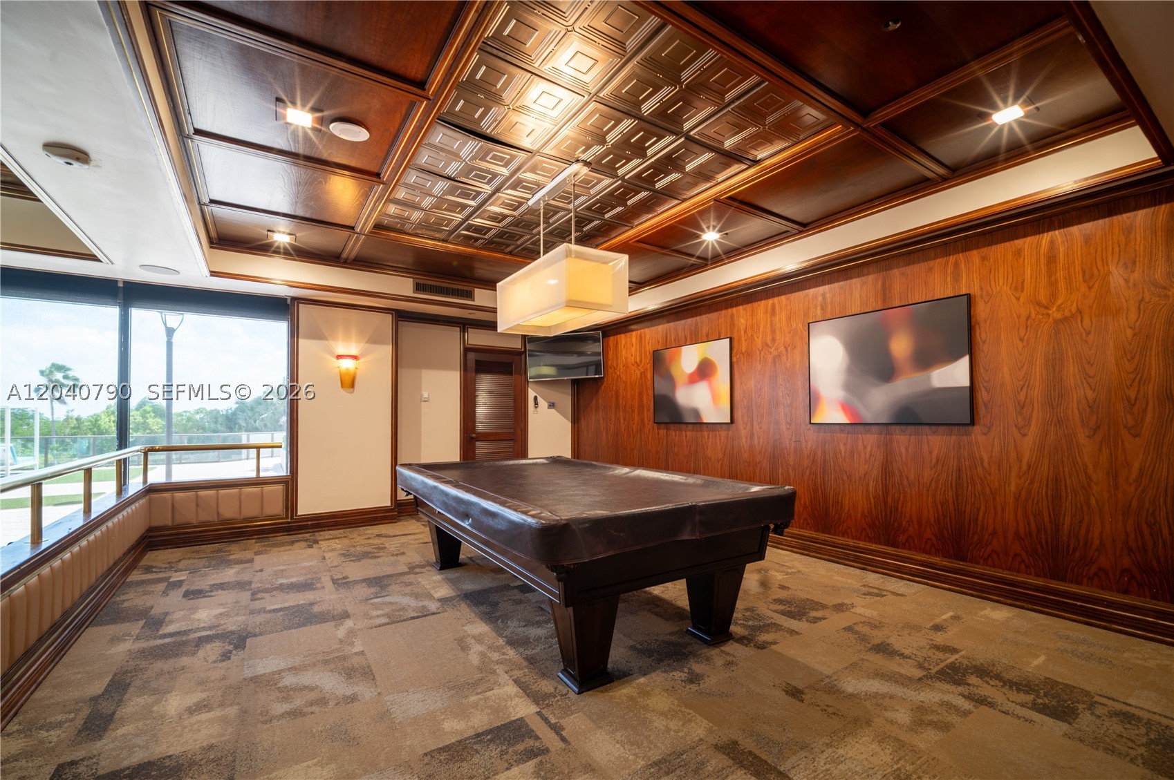 VILLA REGINA CONDO - Residential