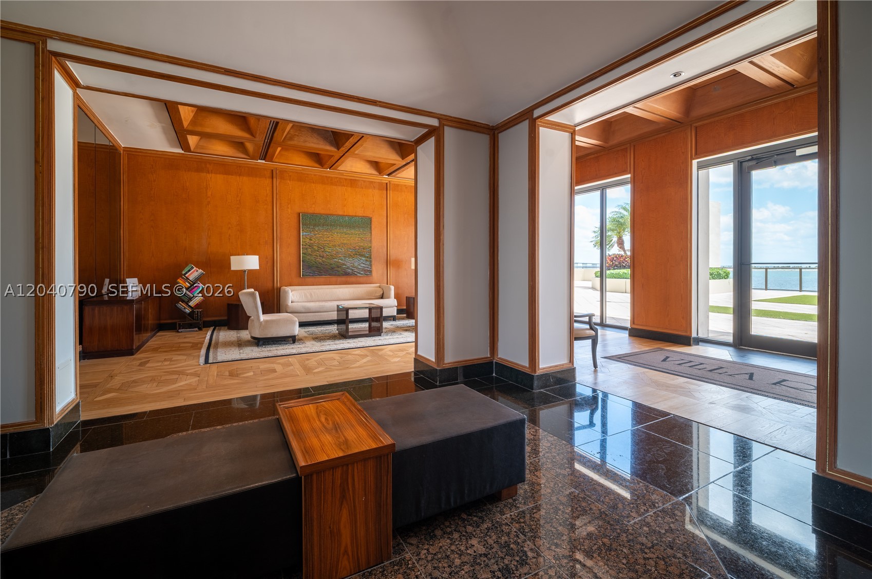 VILLA REGINA CONDO - Residential