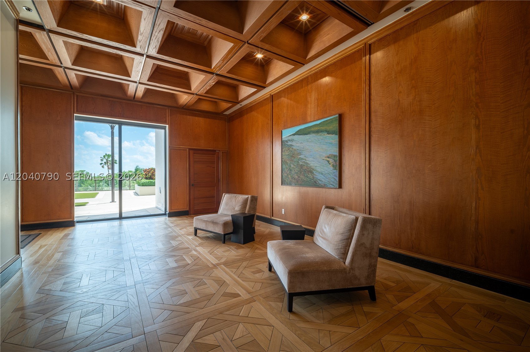 VILLA REGINA CONDO - Residential