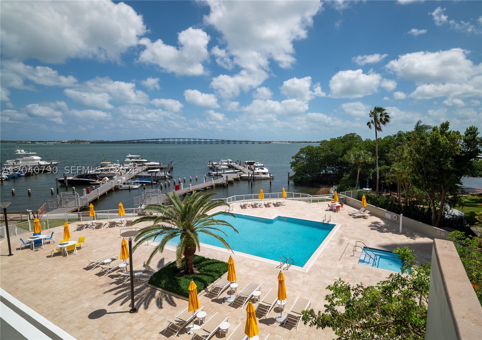 VILLA REGINA CONDO - Residential