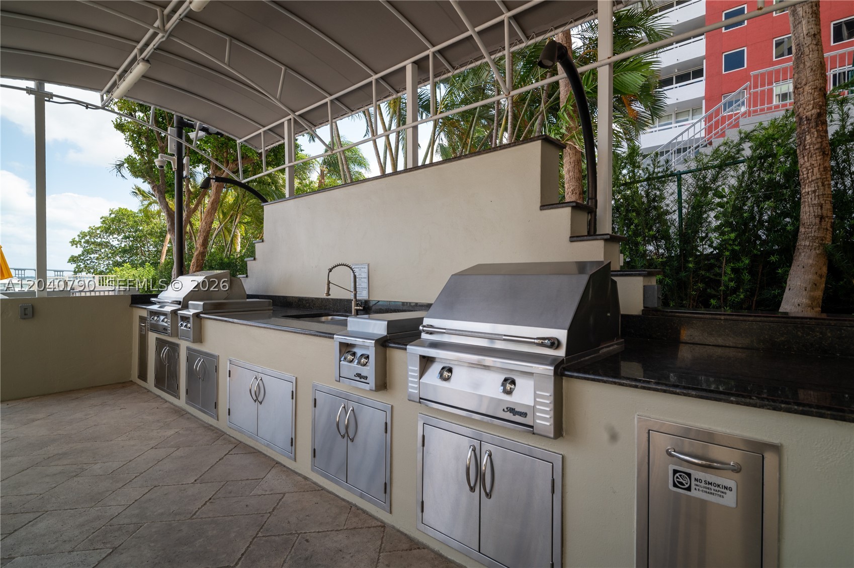 VILLA REGINA CONDO - Residential