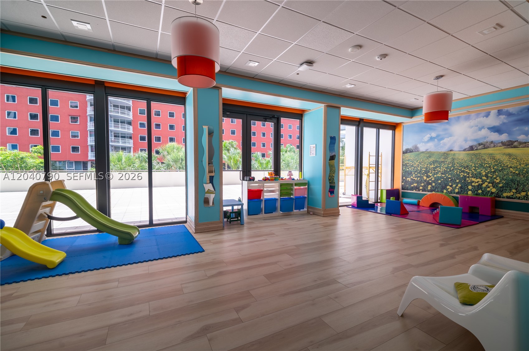 VILLA REGINA CONDO - Residential