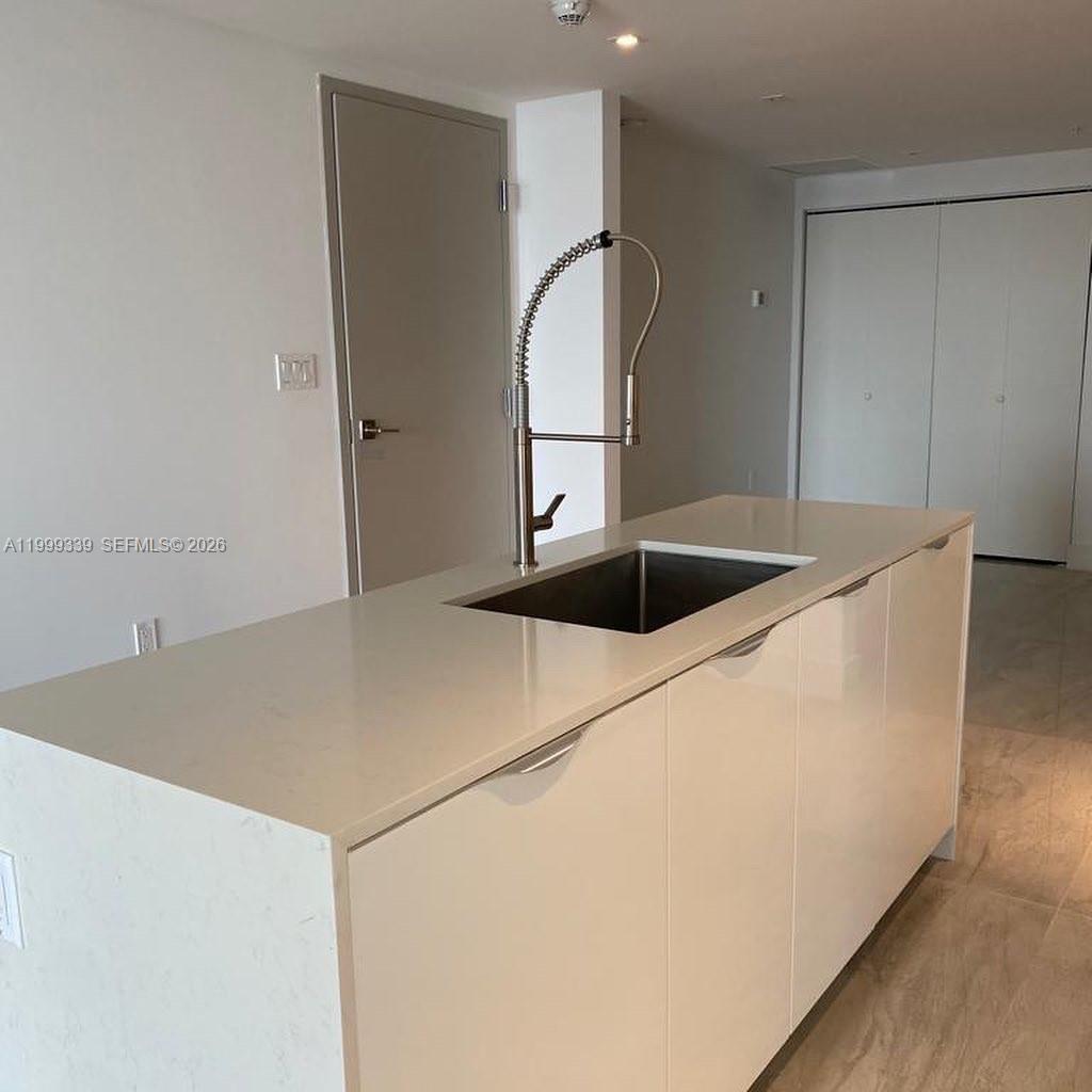 BAY HARBOUR ISLAND - Residential