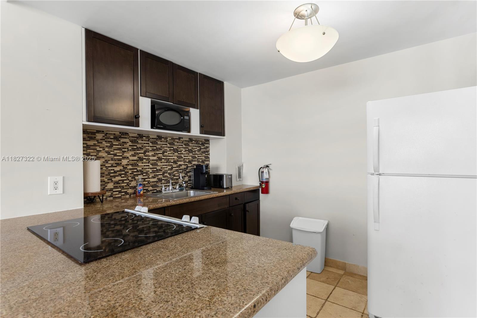WEST BAY CLUB CONDOMINIUM - Residential Lease