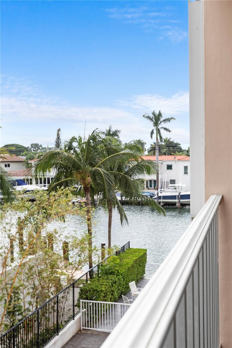 WEST BAY CLUB CONDOMINIUM - Residential Lease