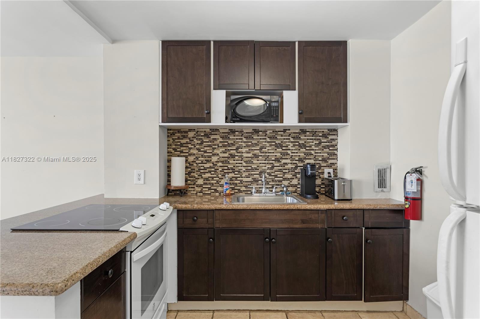 WEST BAY CLUB CONDOMINIUM - Residential Lease