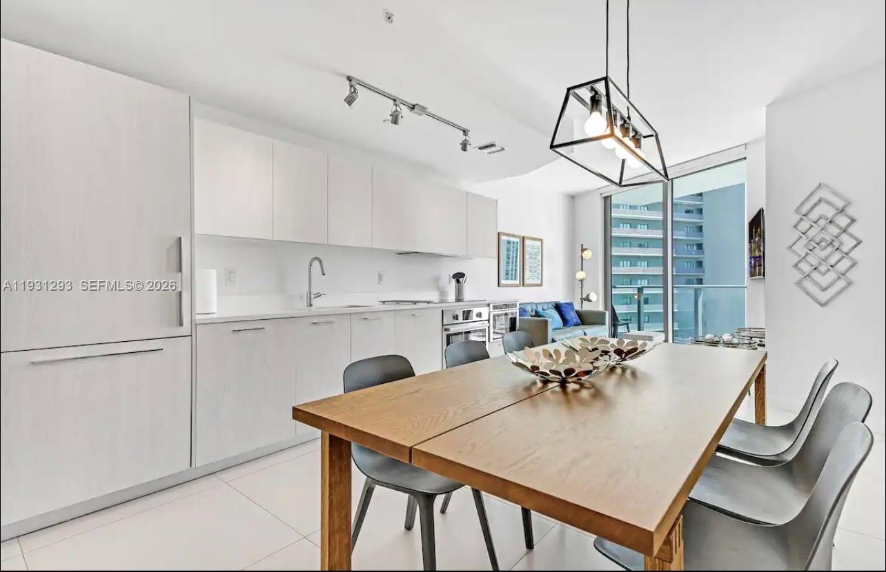 PARAISO BAYVIEWS CONDO - Residential Lease