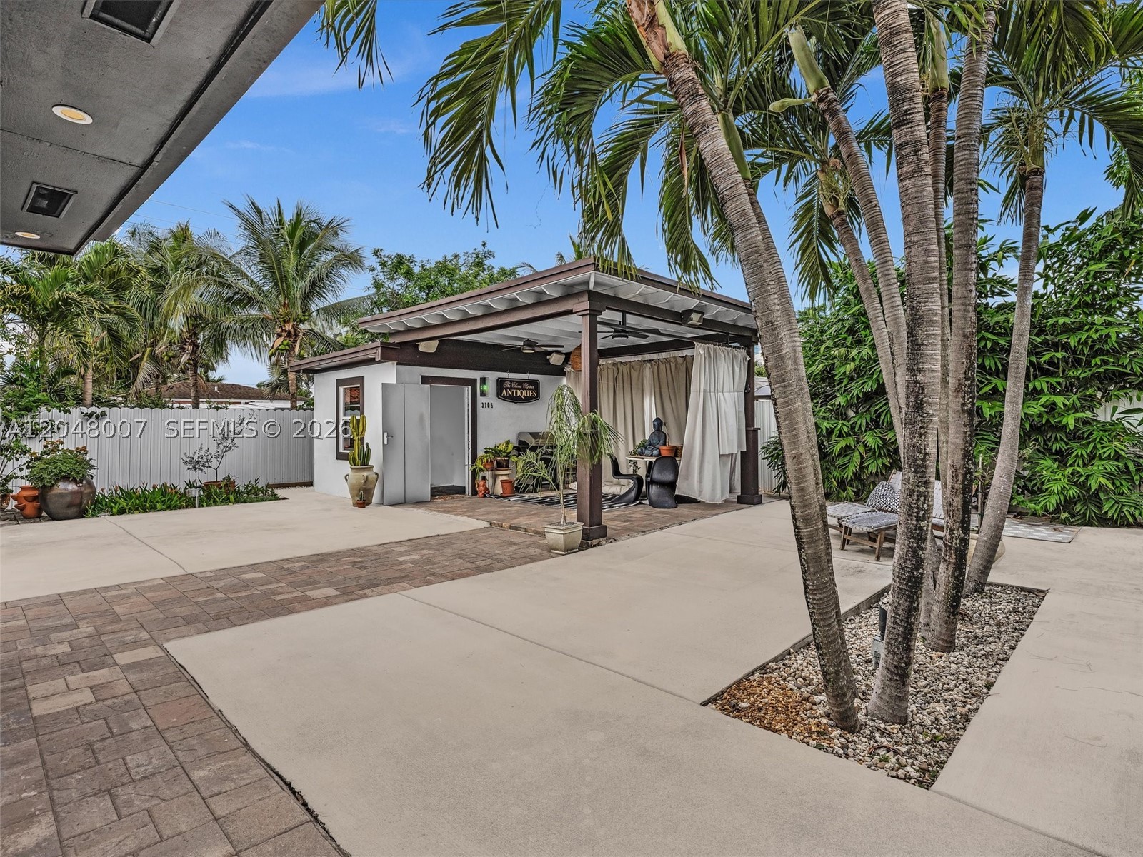 FAIRLAWN - Residential