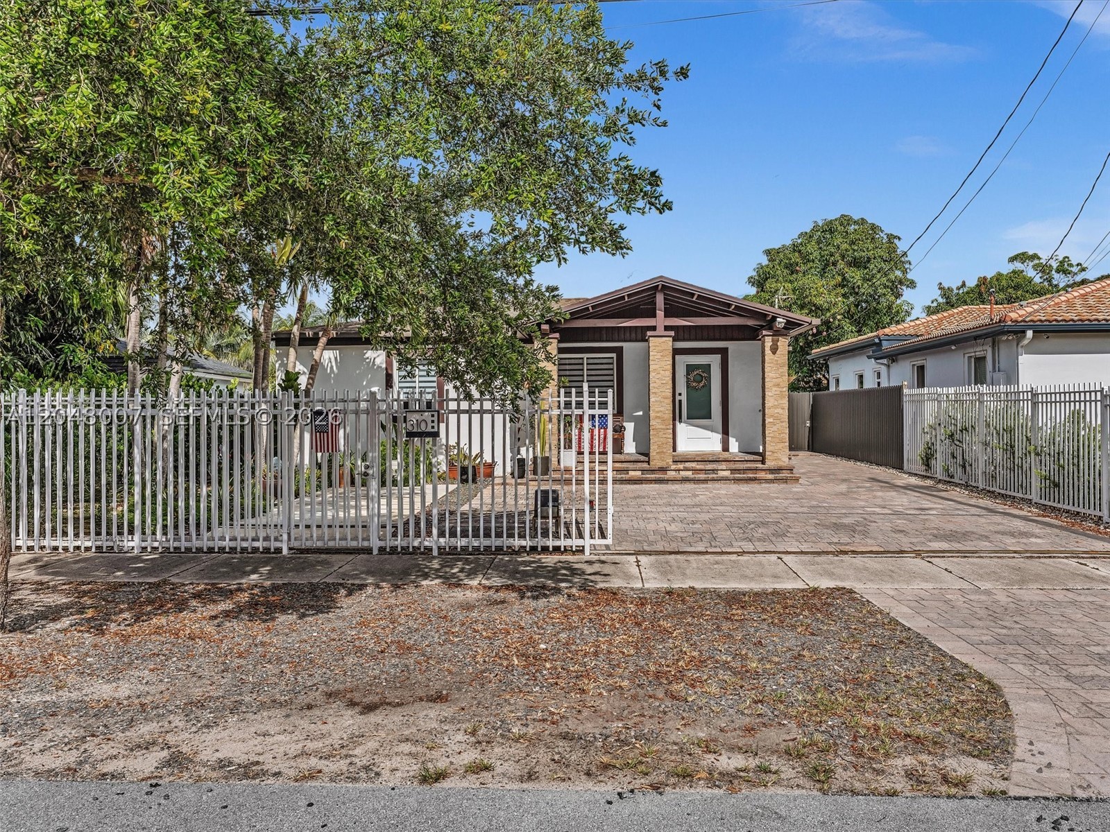 FAIRLAWN - Residential