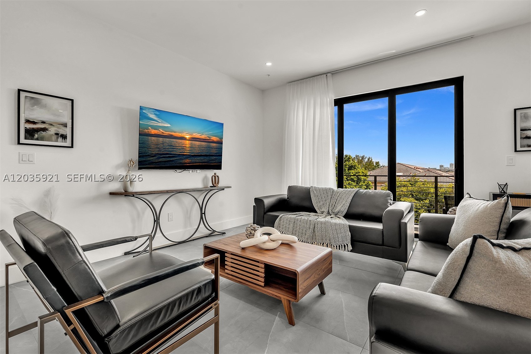 Everglade Land Sales Co - Residential Lease
