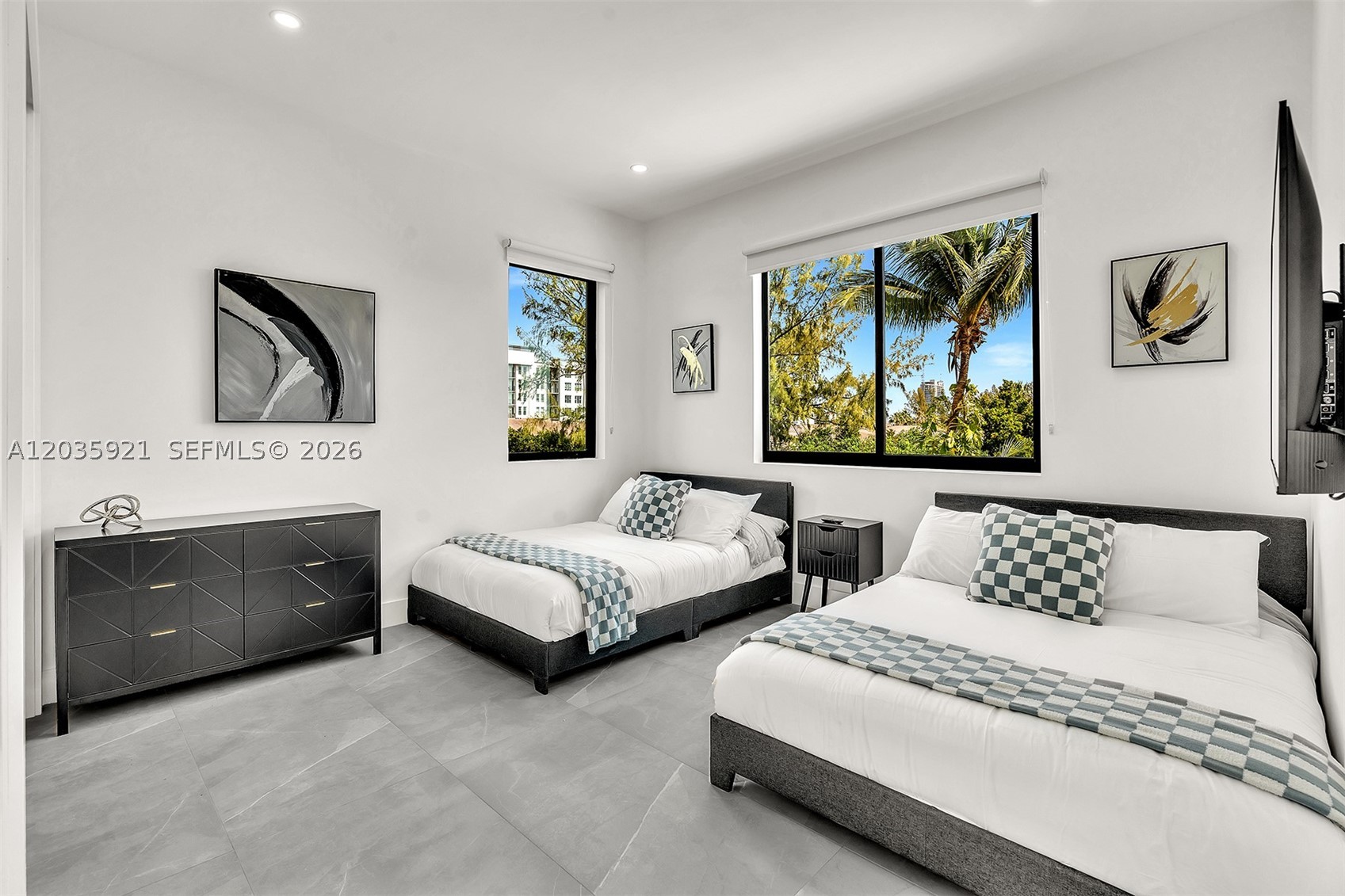 Everglade Land Sales Co - Residential Lease
