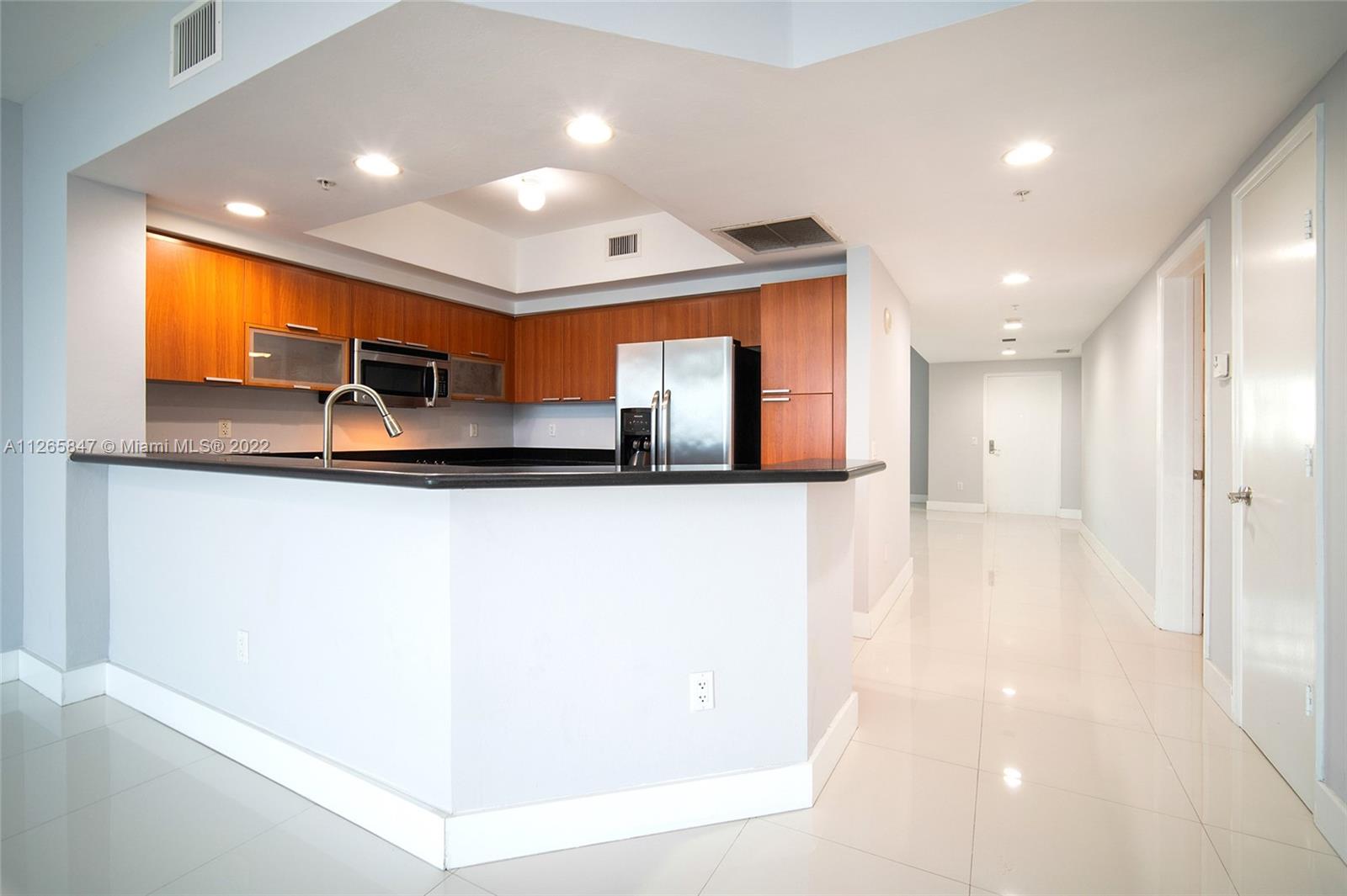 THE OAKS I CONDO - Residential