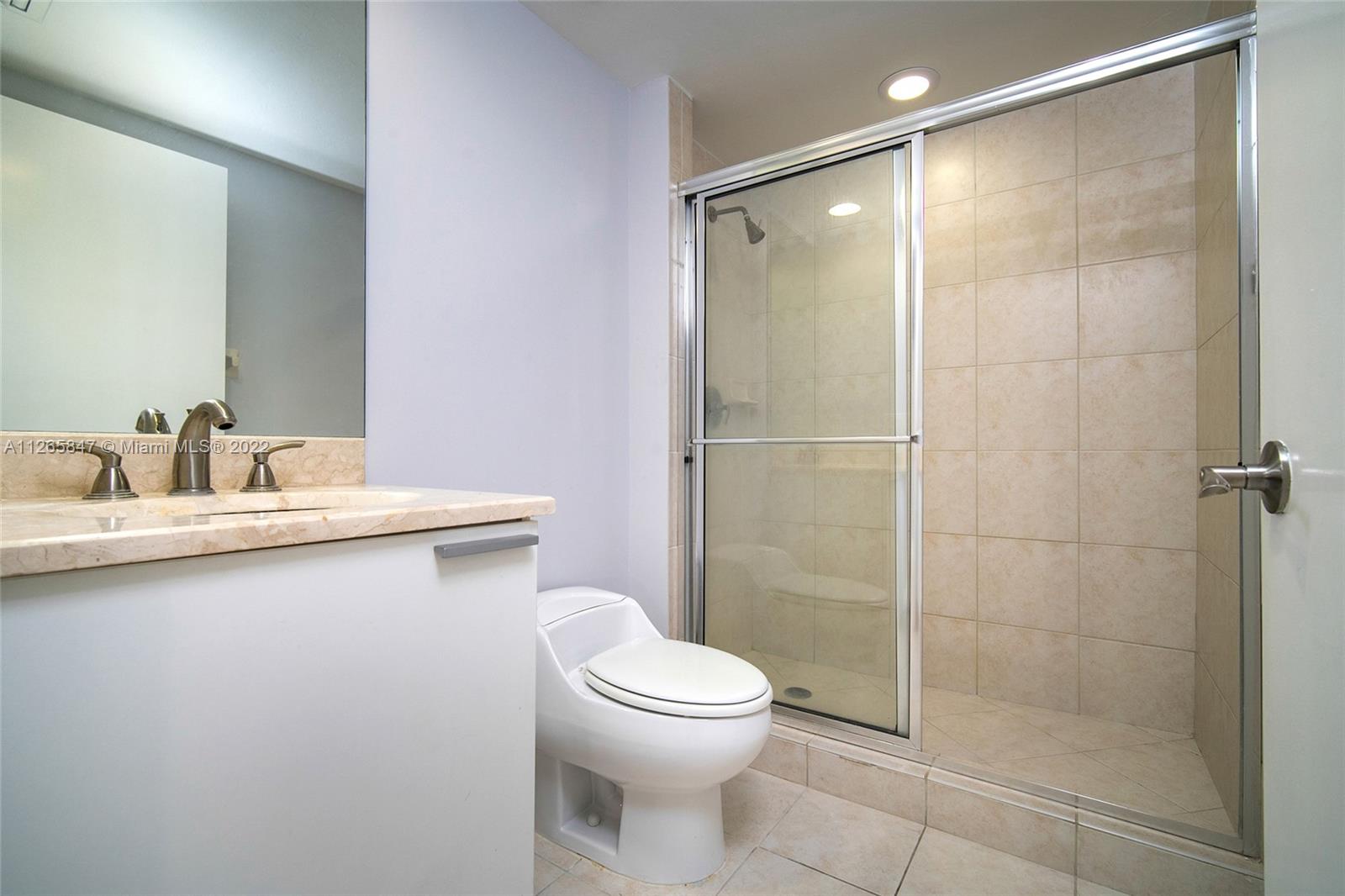 THE OAKS I CONDO - Residential