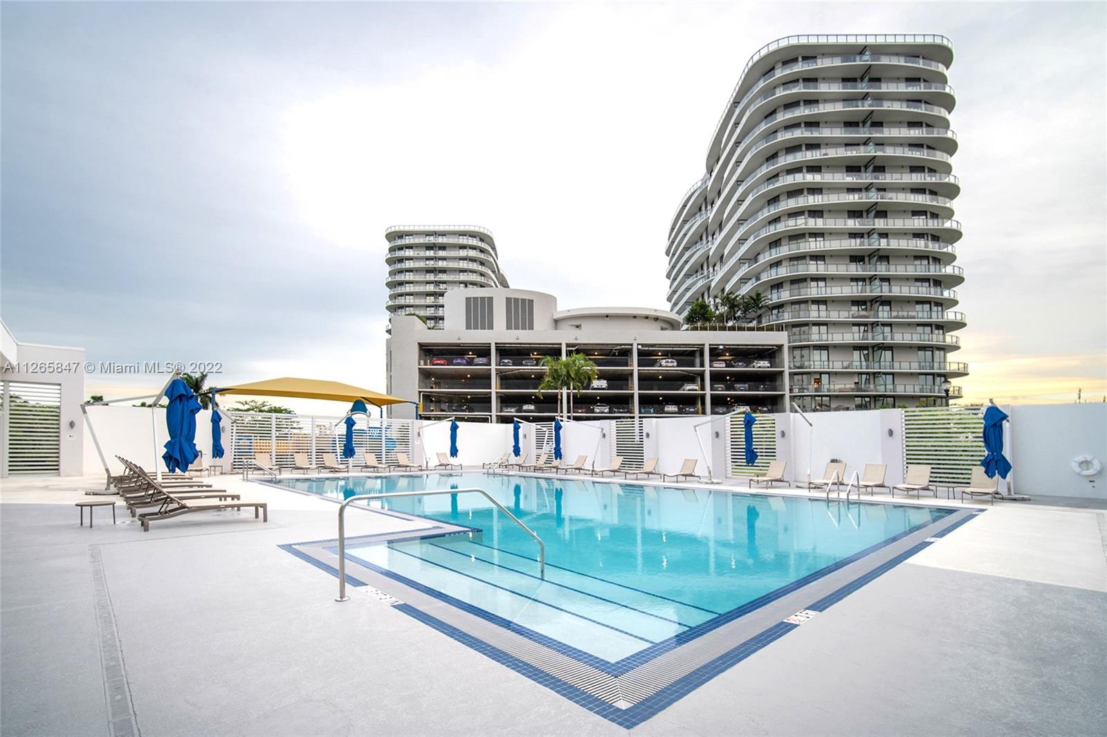 THE OAKS I CONDO - Residential