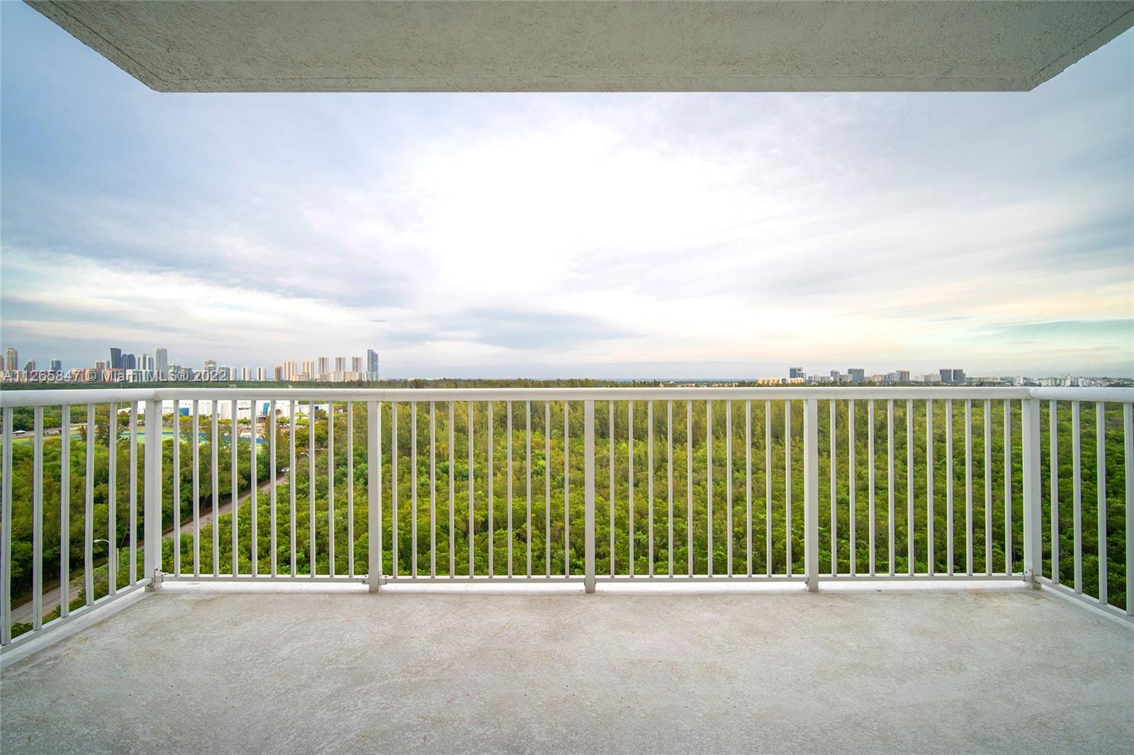 THE OAKS I CONDO - Residential