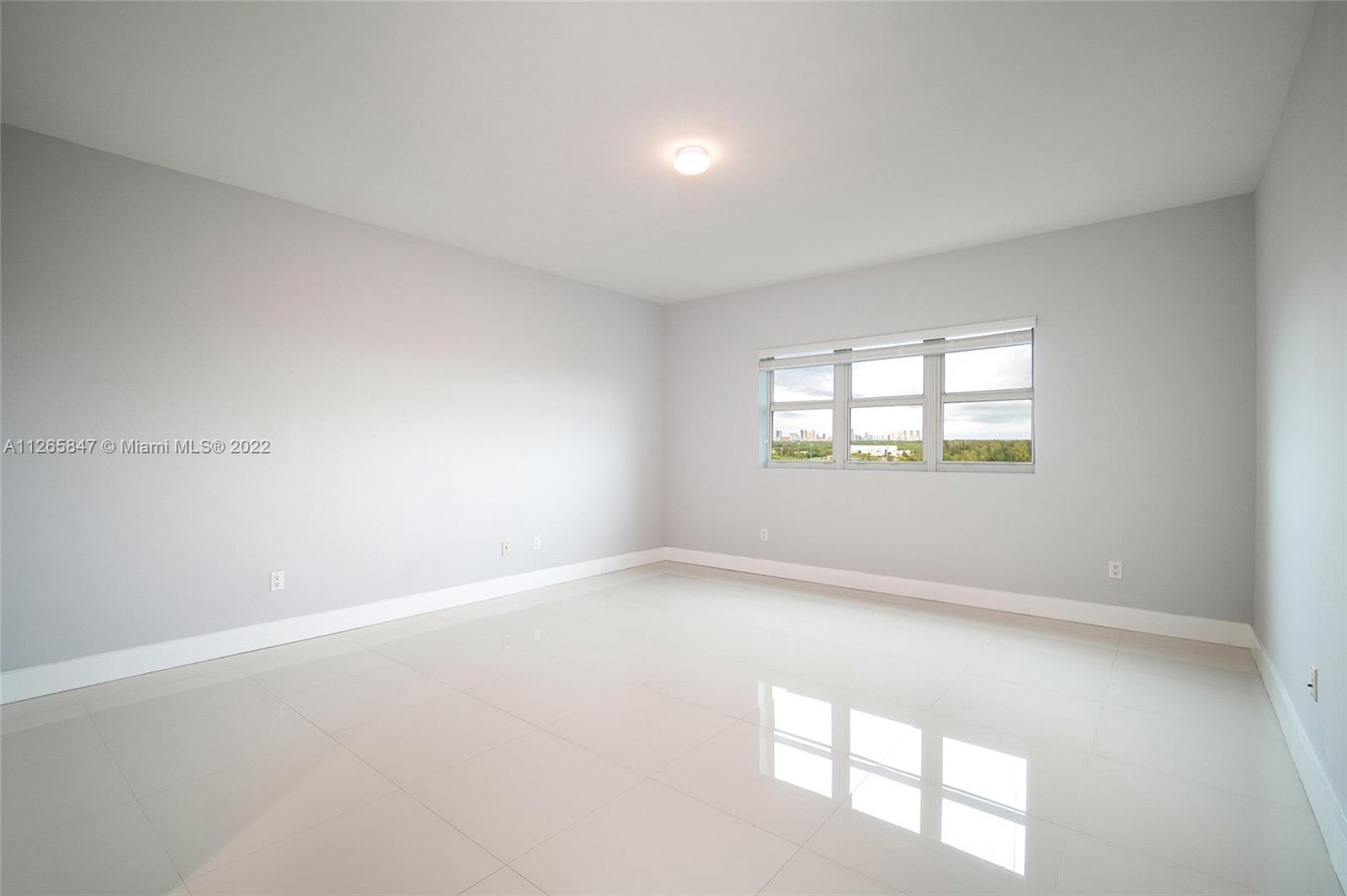THE OAKS I CONDO - Residential