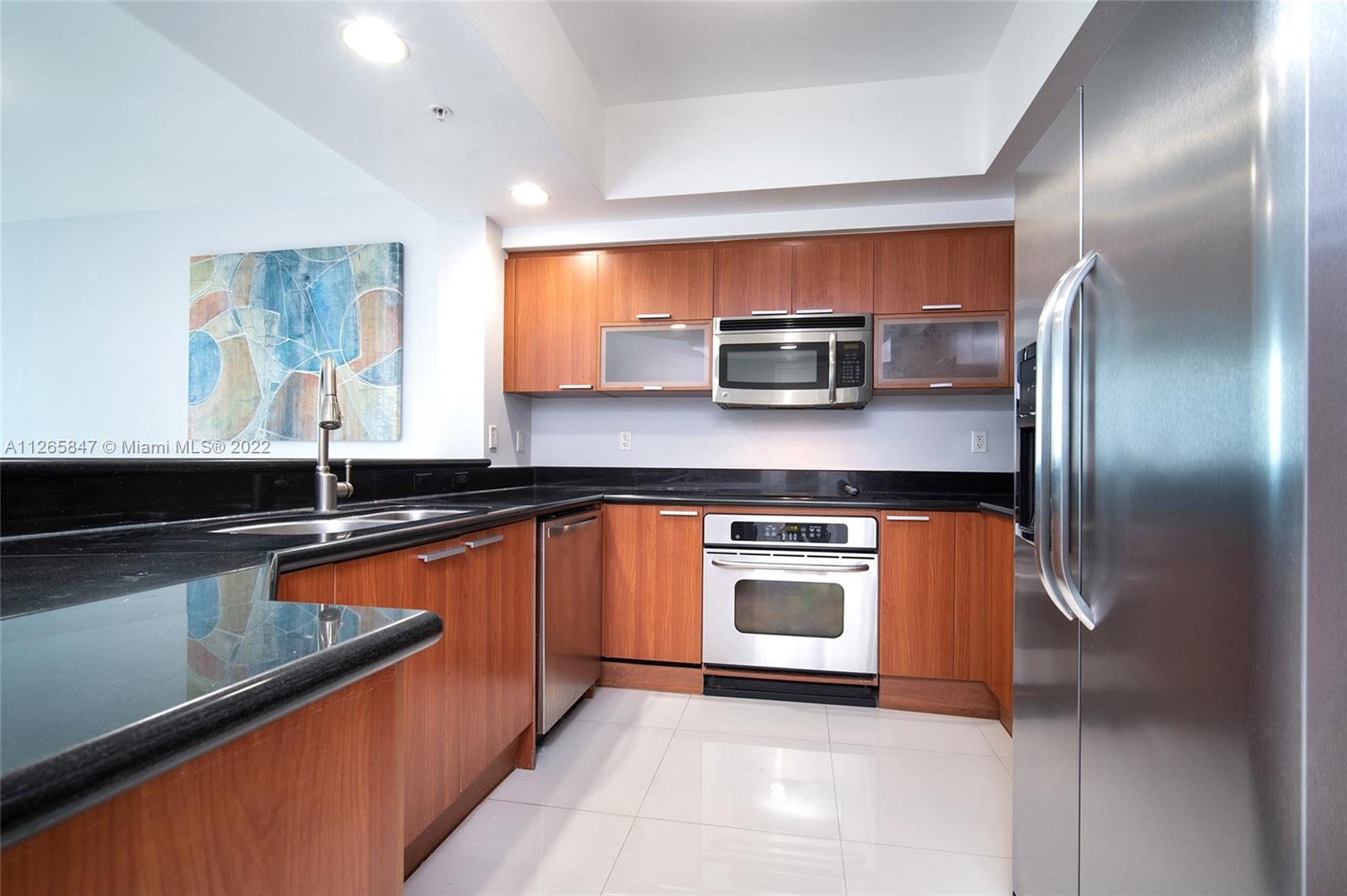 THE OAKS I CONDO - Residential