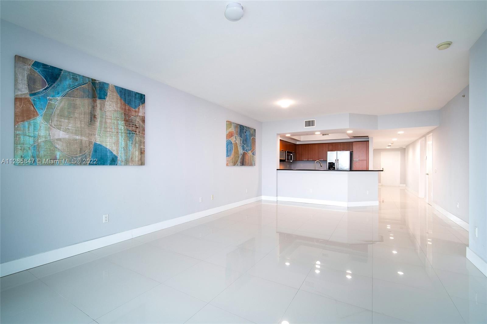 THE OAKS I CONDO - Residential