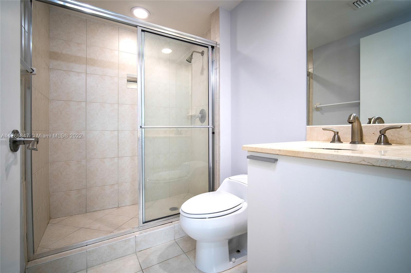 THE OAKS I CONDO - Residential