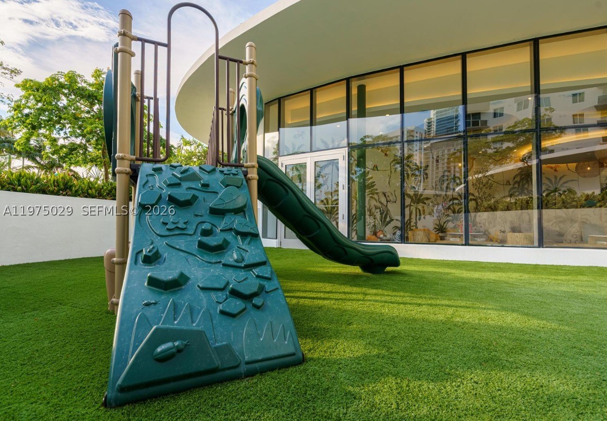 ARIA RESERVE SOUTH CONDO - Residential