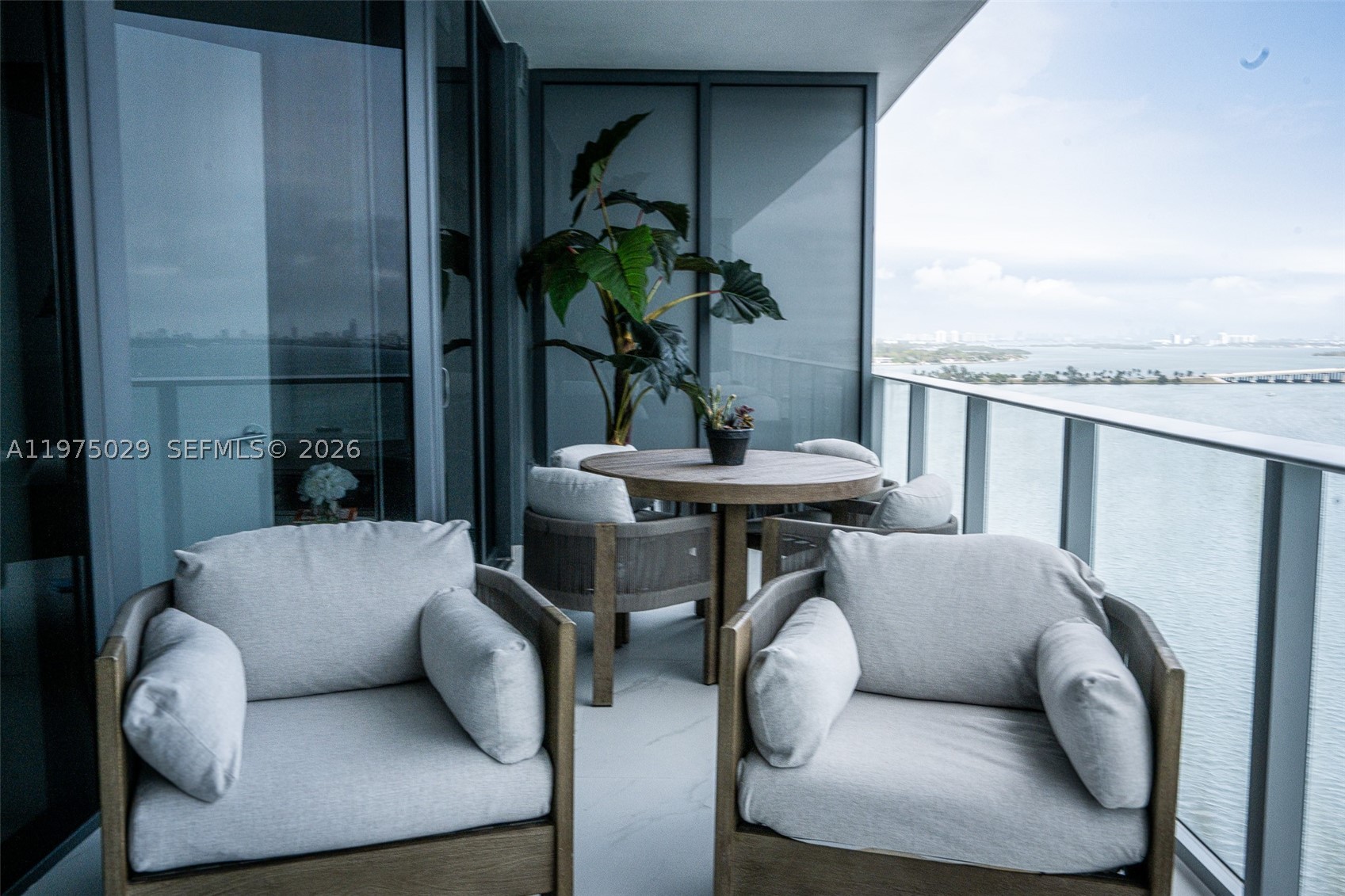 ARIA RESERVE SOUTH CONDO - Residential