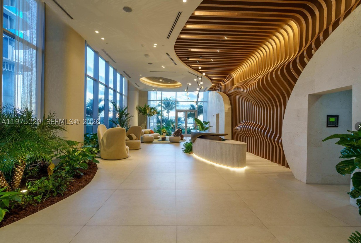 ARIA RESERVE SOUTH CONDO - Residential