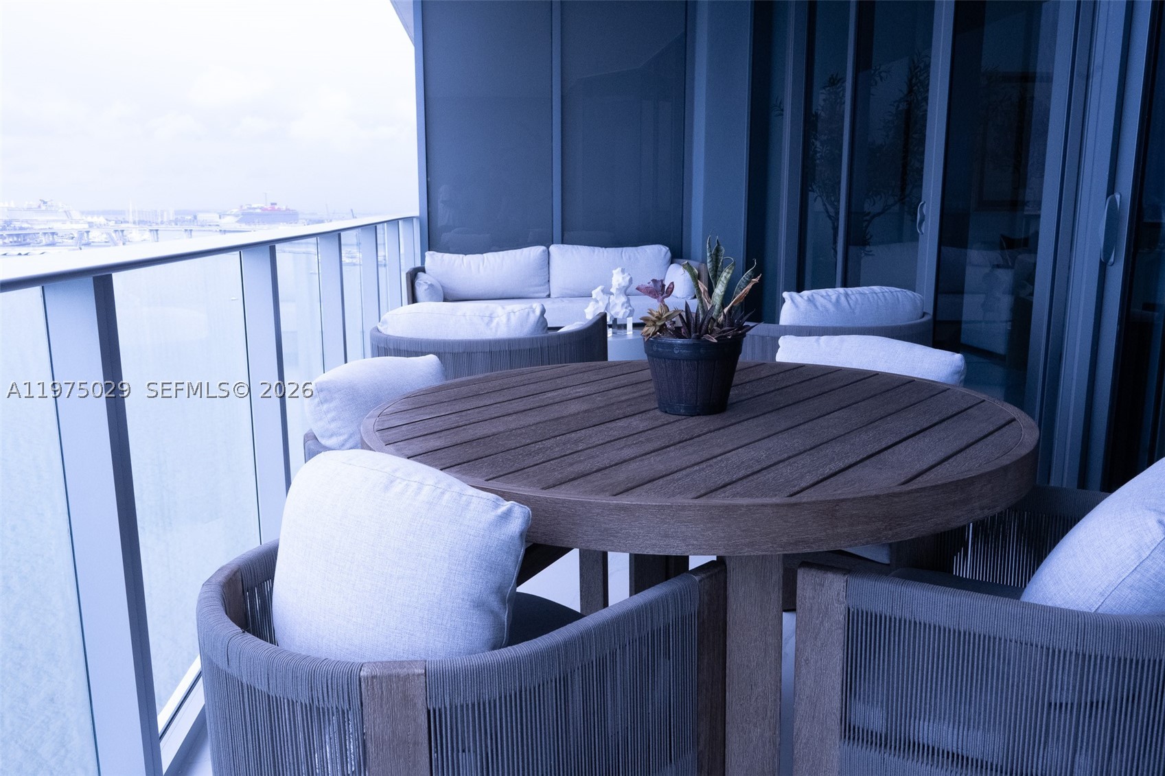 ARIA RESERVE SOUTH CONDO - Residential