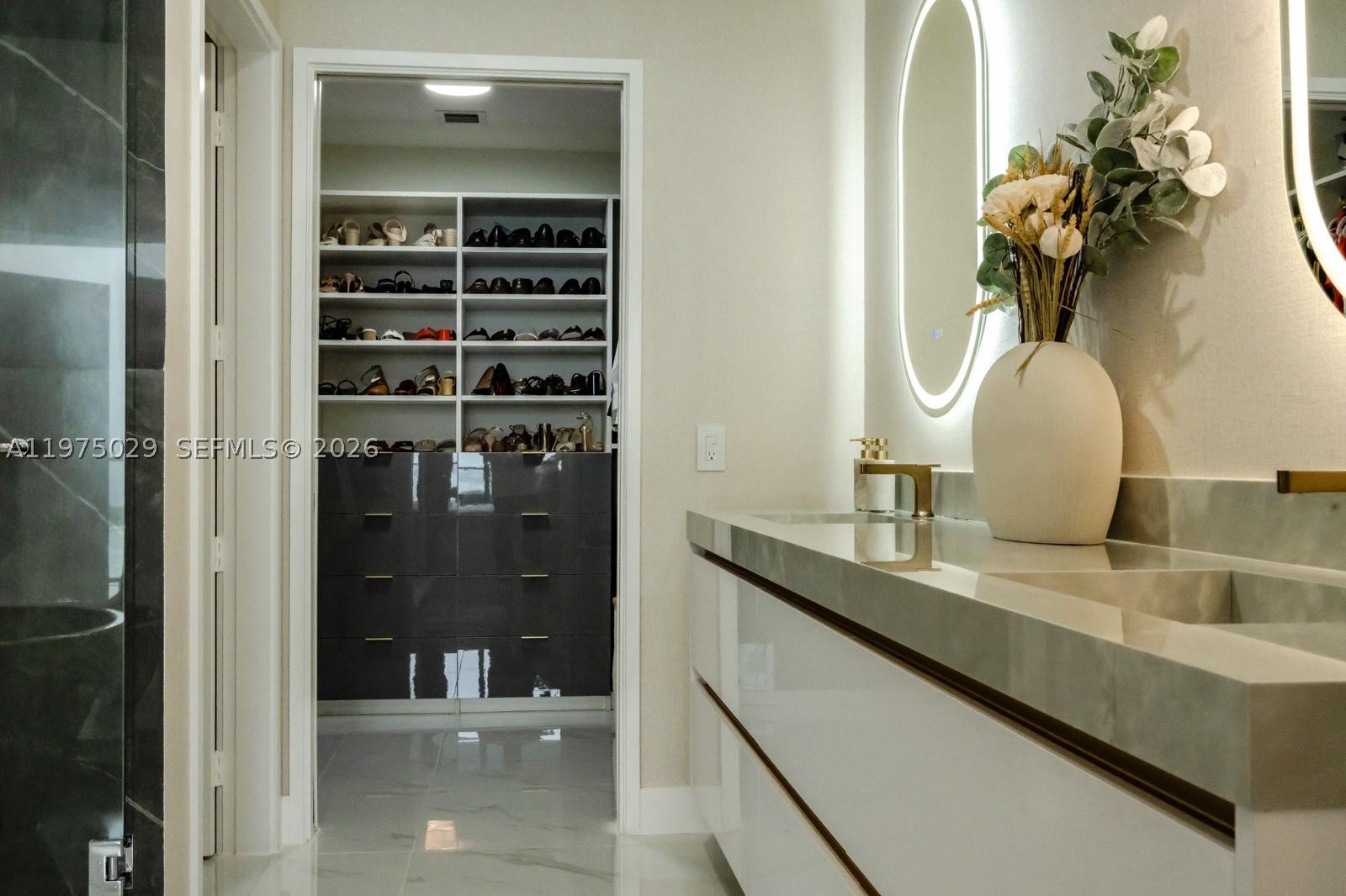 ARIA RESERVE SOUTH CONDO - Residential