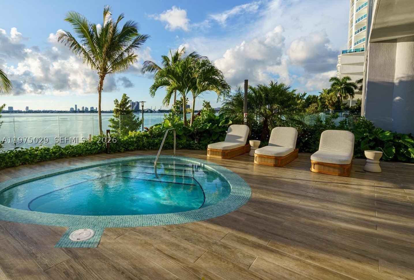 ARIA RESERVE SOUTH CONDO - Residential
