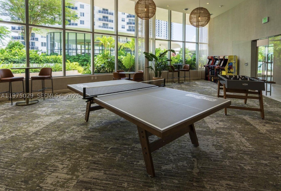 ARIA RESERVE SOUTH CONDO - Residential