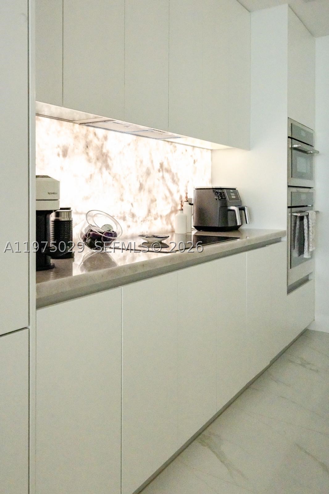 ARIA RESERVE SOUTH CONDO - Residential