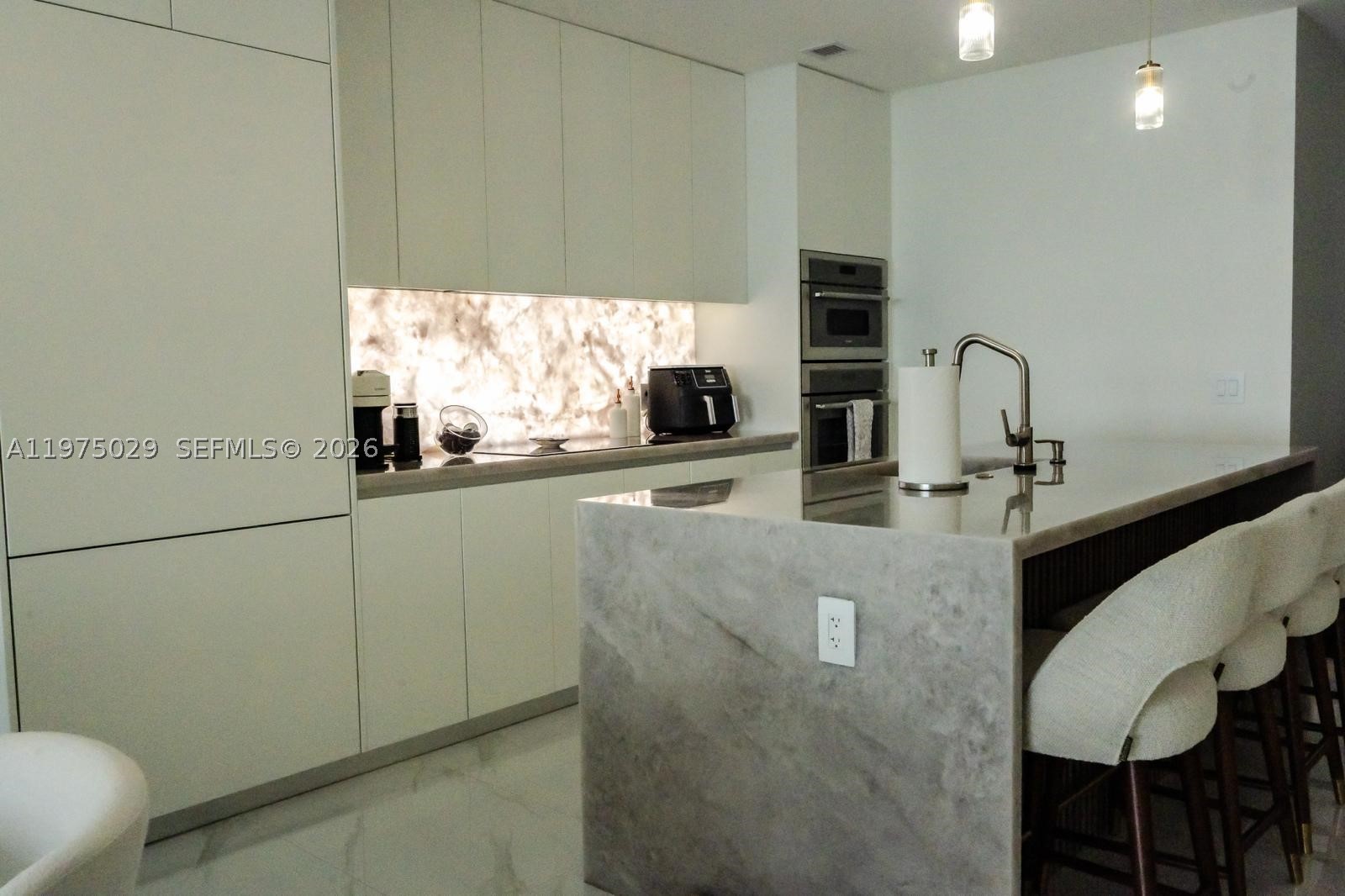 ARIA RESERVE SOUTH CONDO - Residential