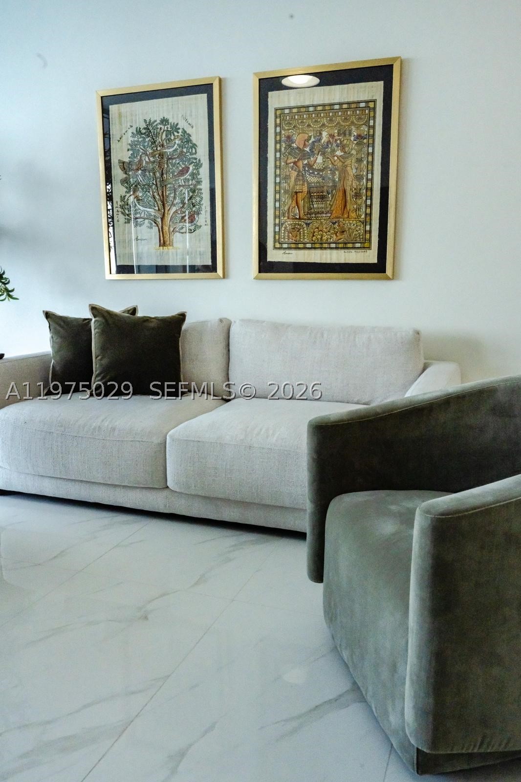 ARIA RESERVE SOUTH CONDO - Residential