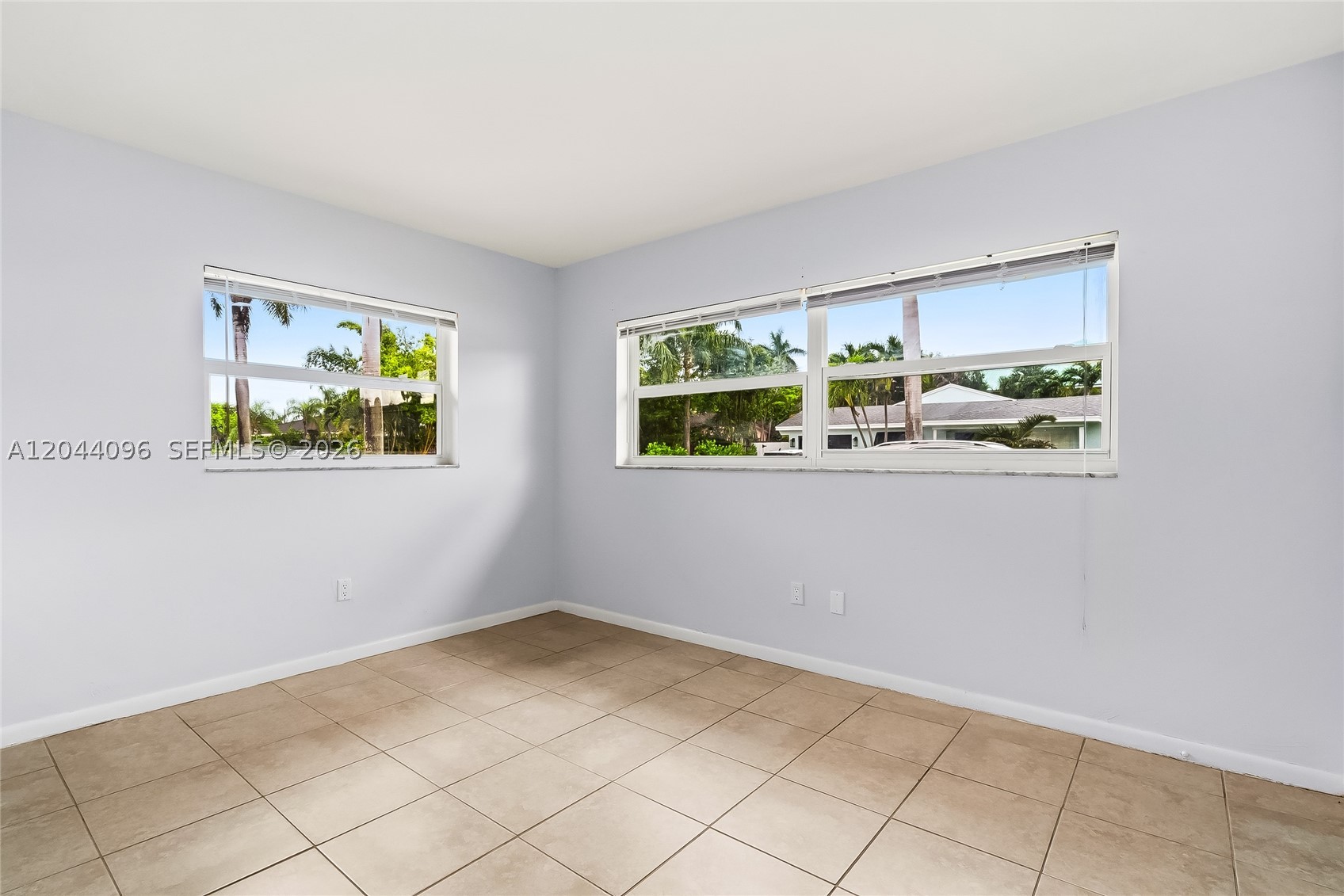 HYPOLUXO SHORES - Residential