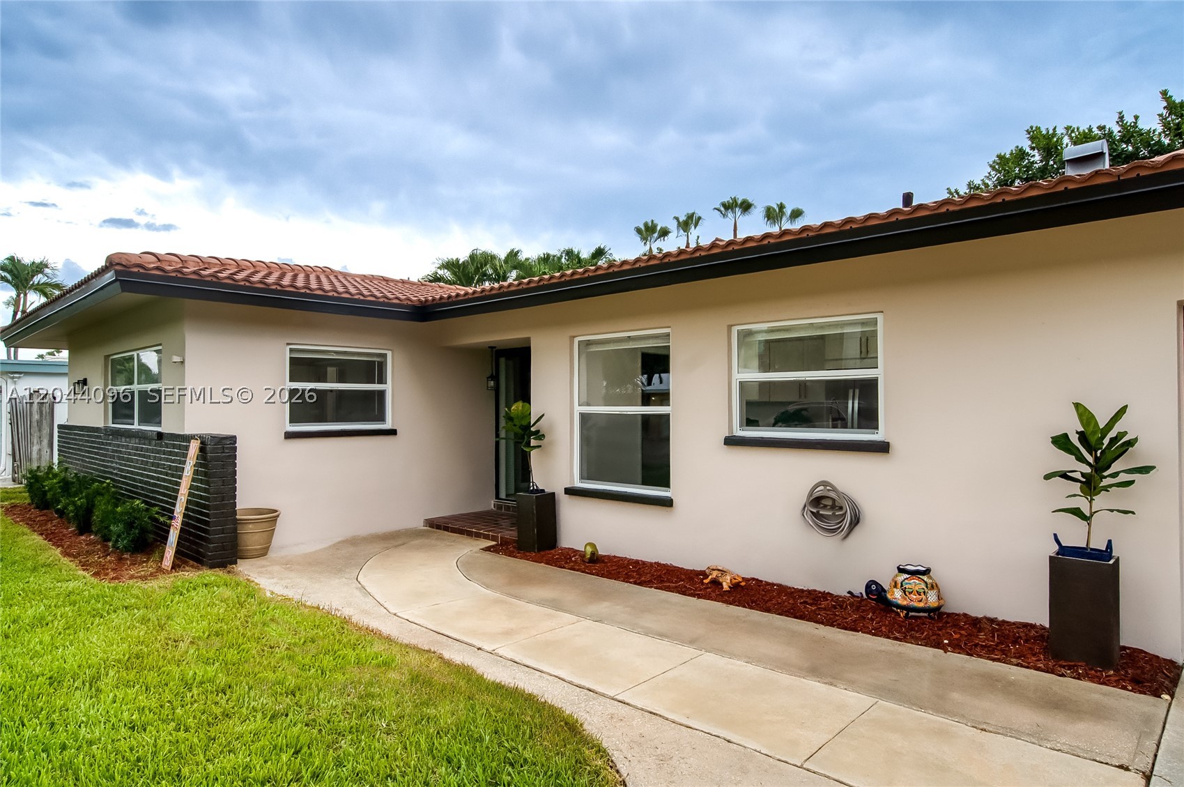 HYPOLUXO SHORES - Residential