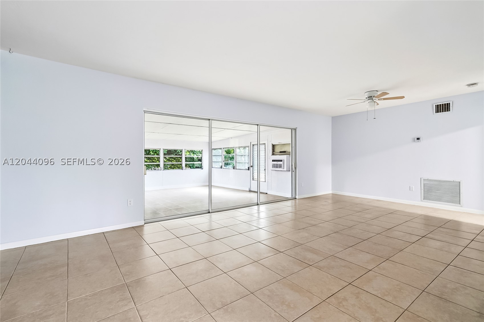 HYPOLUXO SHORES - Residential
