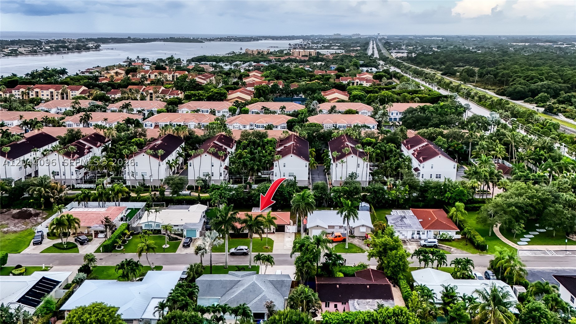 HYPOLUXO SHORES - Residential