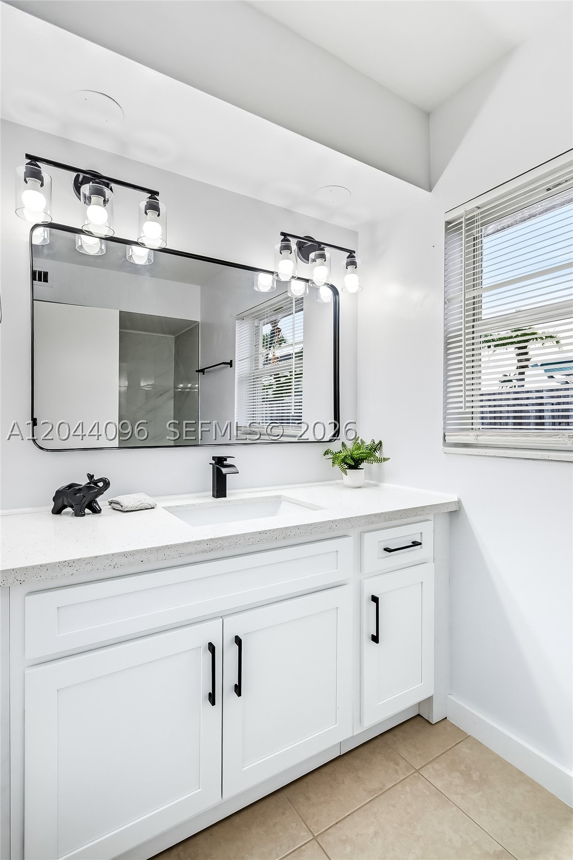 HYPOLUXO SHORES - Residential