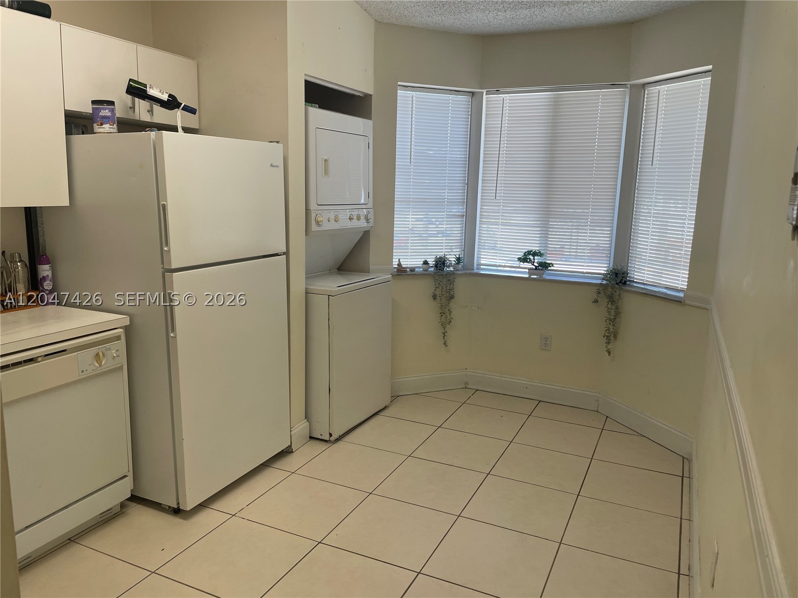 VISTA ALEGRE TOWNHOMES VI - Residential Lease
